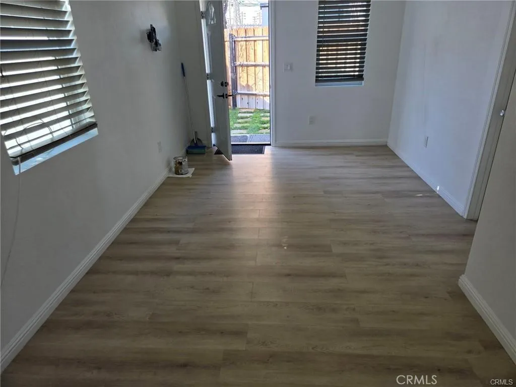 1484 N Clybourn Avenue, Burbank, California 91505 home-pic-19